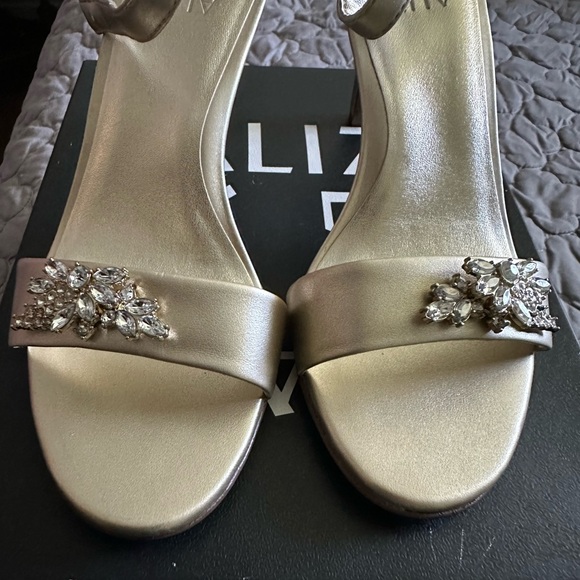 Naturalizer NWT IN BOX Elegant Champagne-Gold High Heel Sandals - Picture 4 of 6